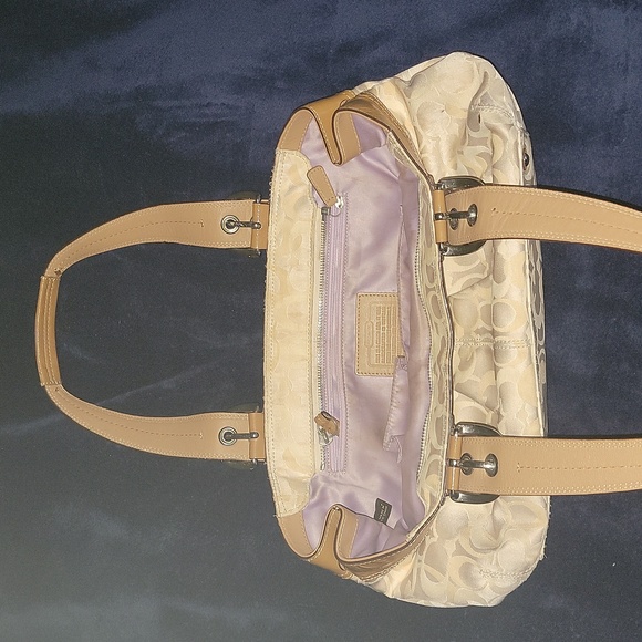 🥳COACH BAG Pre loved Coach sling bag vintage See pics! - Picture 6 of 7